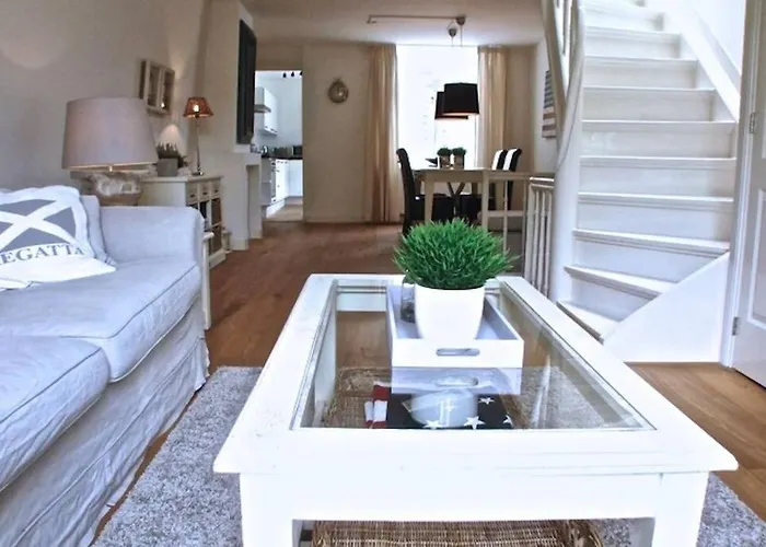 Stylish Canalhouse B
